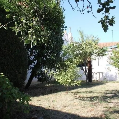 Vakantiehuis Maison Lagord, 4 Pieces, 5 Personnes - Fr-1-246-526 *